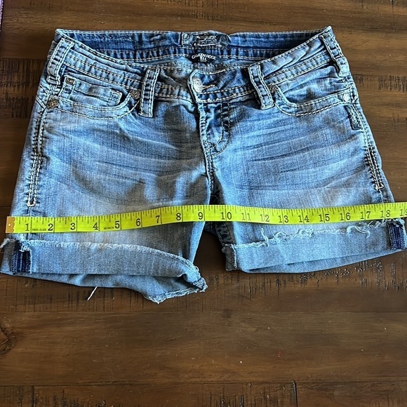 (26”) Silver Short Shorts - Picture 9 of 10